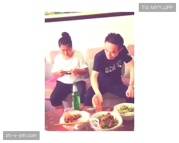 李小鹏在家做早餐都要计时到秒,这谁顶得住啊 李小鹏在家做早餐都要计时到秒,这谁顶得住啊